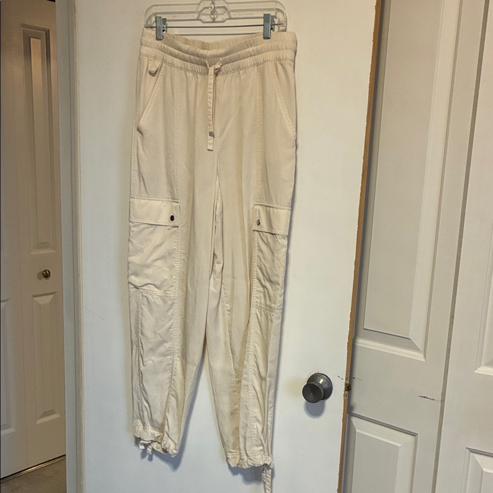 Athleta Cream Wide Leg Cargo Pants, size medium